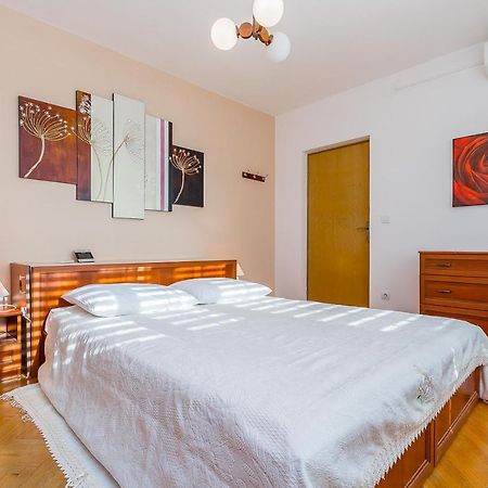 Holiday Home Villa プーラ 部屋 写真