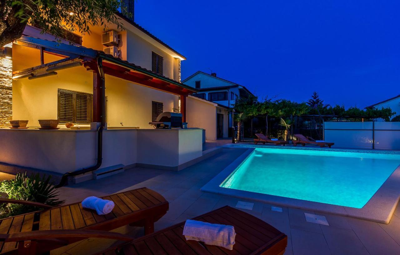 Holiday Home Villa プーラ 部屋 写真
