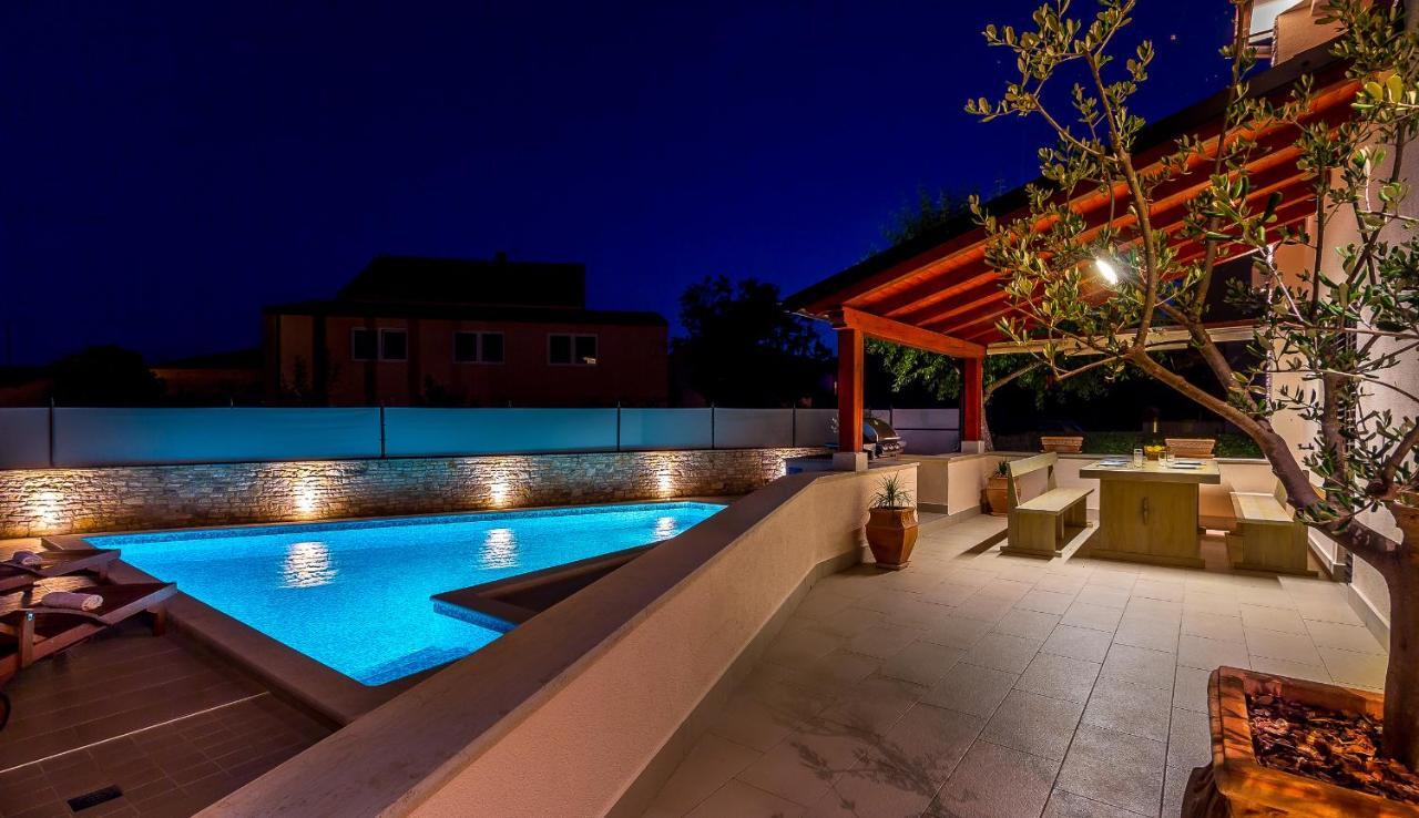 Holiday Home Villa プーラ 部屋 写真