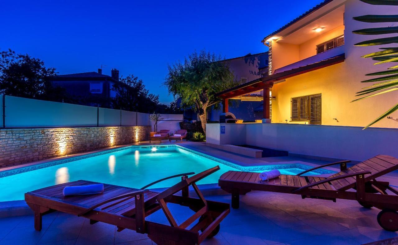 Holiday Home Villa プーラ 部屋 写真